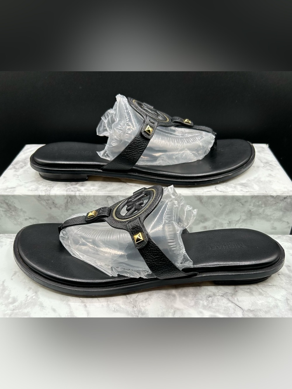 MICHAEL MICHAEL KORS Aubrey Cutout Black Leather T-Strap Sandals. Size 8 - Picture 8 of 11